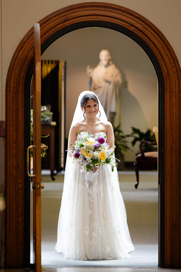 Bride at Saint Vincent Basilica