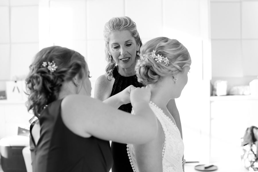 Bride and Bridesmaids Getting Ready at Renaissance Hotel Pittsburgh